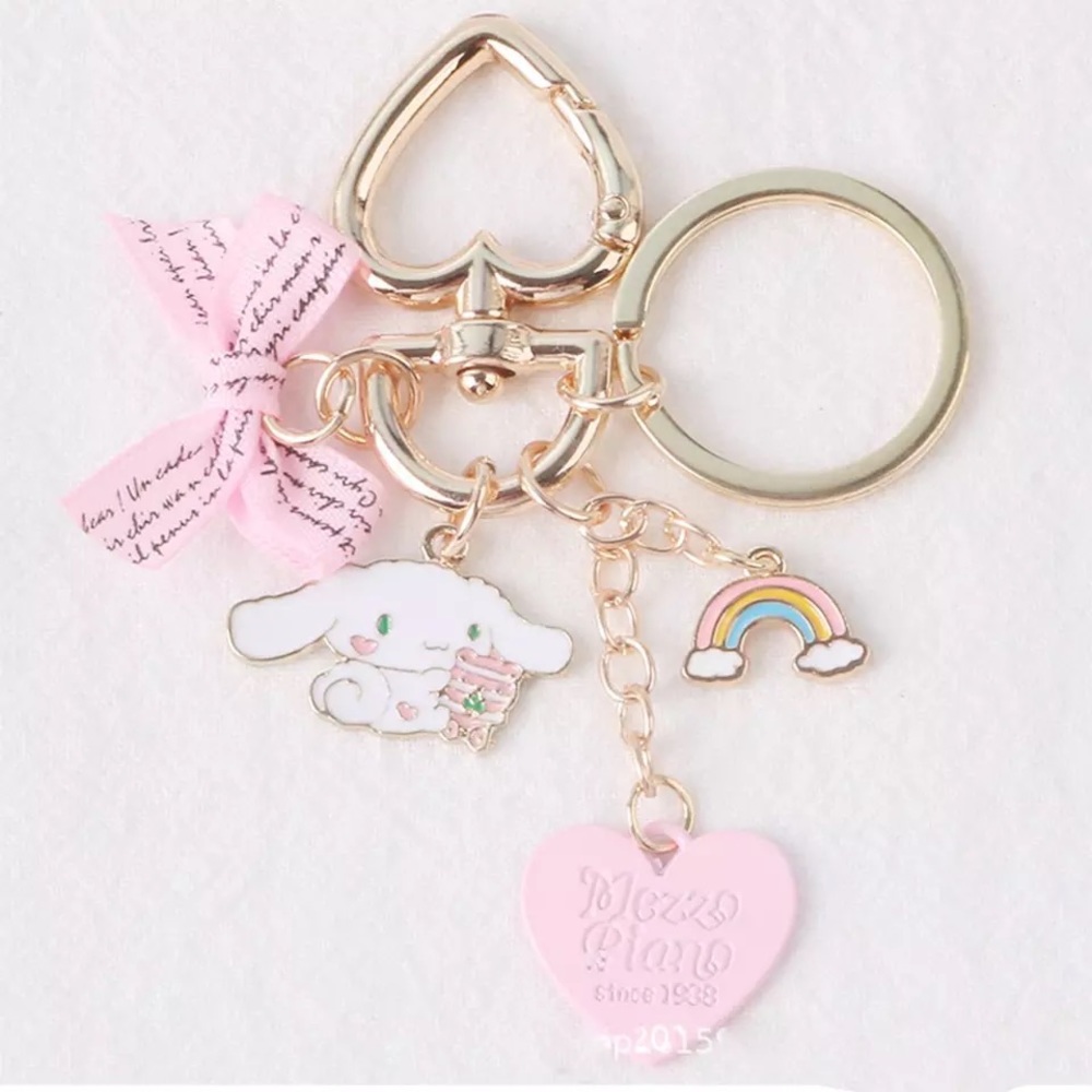 Gold Keychain for EarPods.